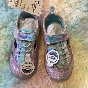 NWT OshKosh Sandals (toddler size 7 and 8)